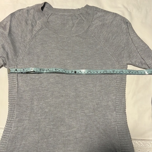 Lululemon Helo Aloe sweater, size small - Picture 9 of 12